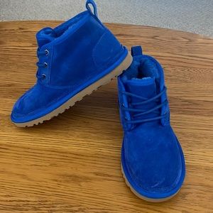 NEVER WORN Ugg Suede Lace Up Booties